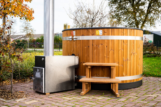 Kirami Kunststof Hottub Breezy "Thermowood"